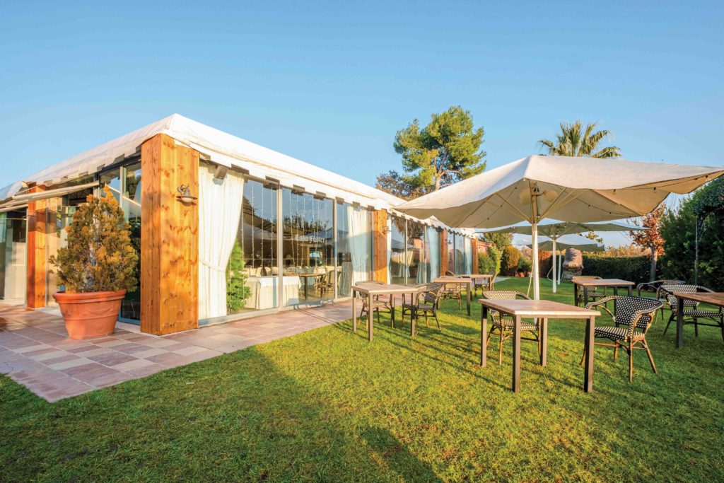 Carpa jardines